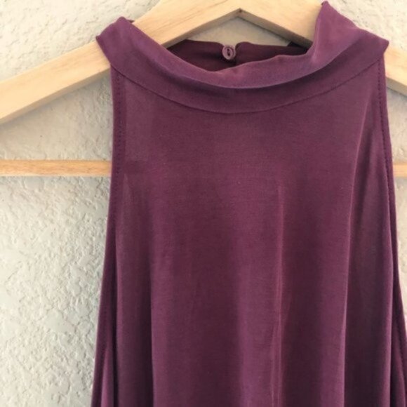 Boutique Victoria & Sophia Dark Wine Red High Neck Halter Tank Top S - Picture 3 of 4